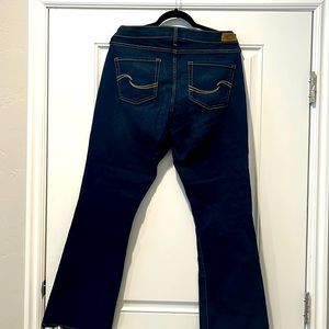 Levi is curvy boot cut jeans new without tags